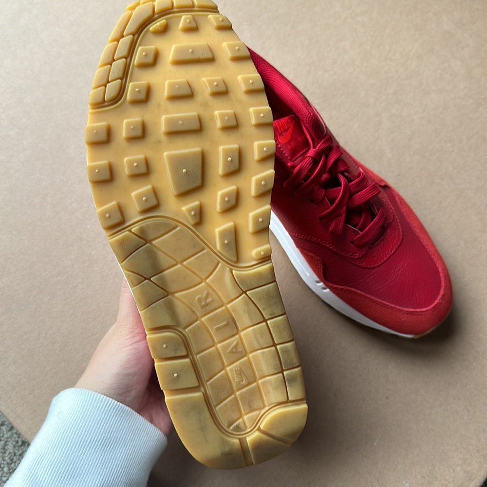 Red Air Max - Picture 10 of 10